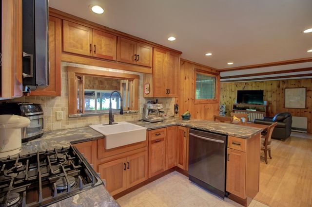 1160 Blockhouse Point Road, North Hero, VT 05474