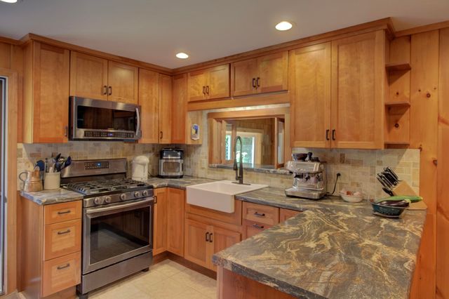1160 Blockhouse Point Road, North Hero, VT 05474