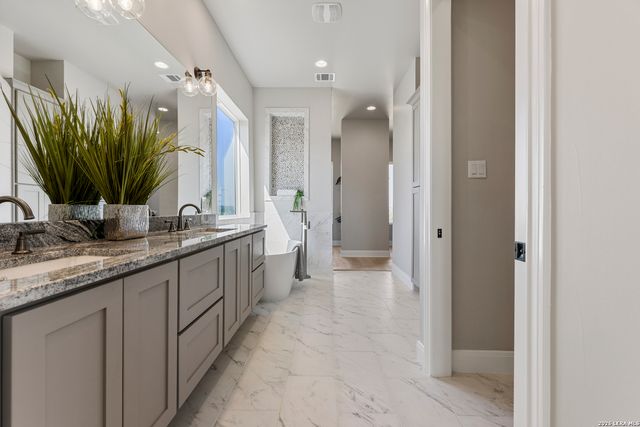 541 CANTERA RIDGE, New Braunfels, TX 78132