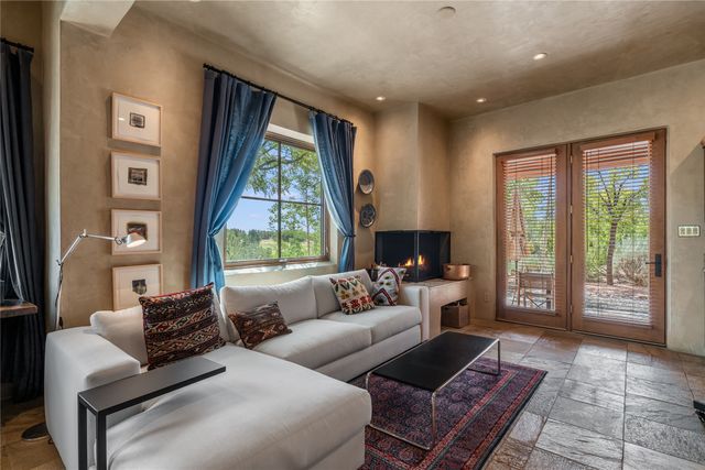 6 Lugar De Madison, Santa Fe, NM 87506