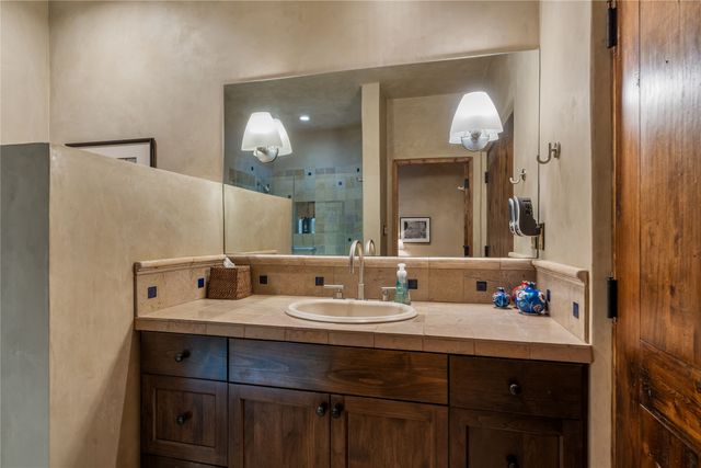 6 Lugar De Madison, Santa Fe, NM 87506