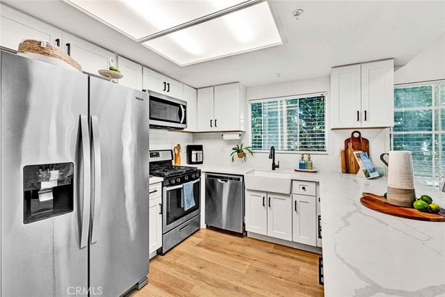 4561 Warner 201, Huntington Beach, CA 92649