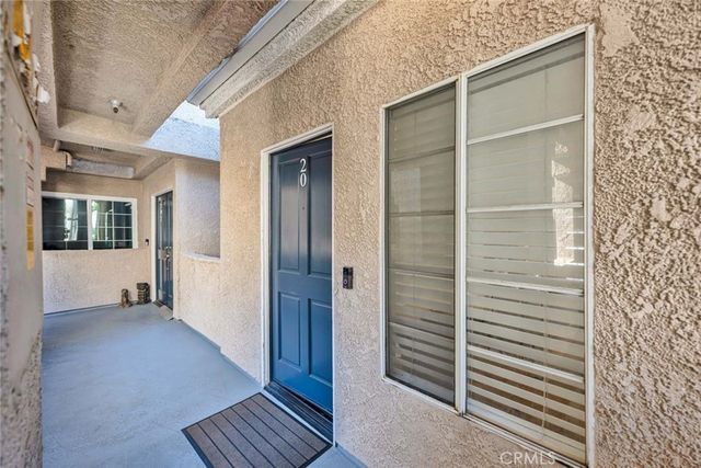 4561 Warner 201, Huntington Beach, CA 92649