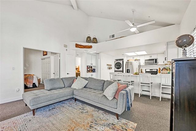 4561 Warner 201, Huntington Beach, CA 92649