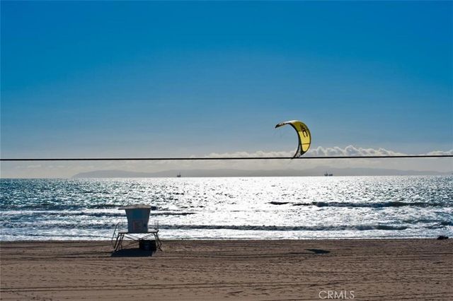 4561 Warner 201, Huntington Beach, CA 92649