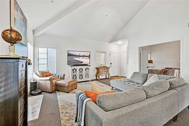 4561 Warner 201, Huntington Beach, CA 92649