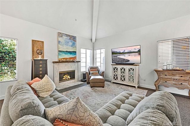 4561 Warner 201, Huntington Beach, CA 92649