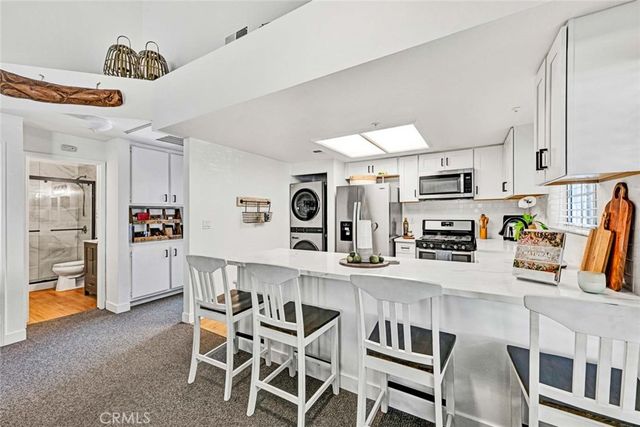 4561 Warner 201, Huntington Beach, CA 92649