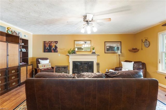 10156 Burkes Pond RD, North, VA 23128