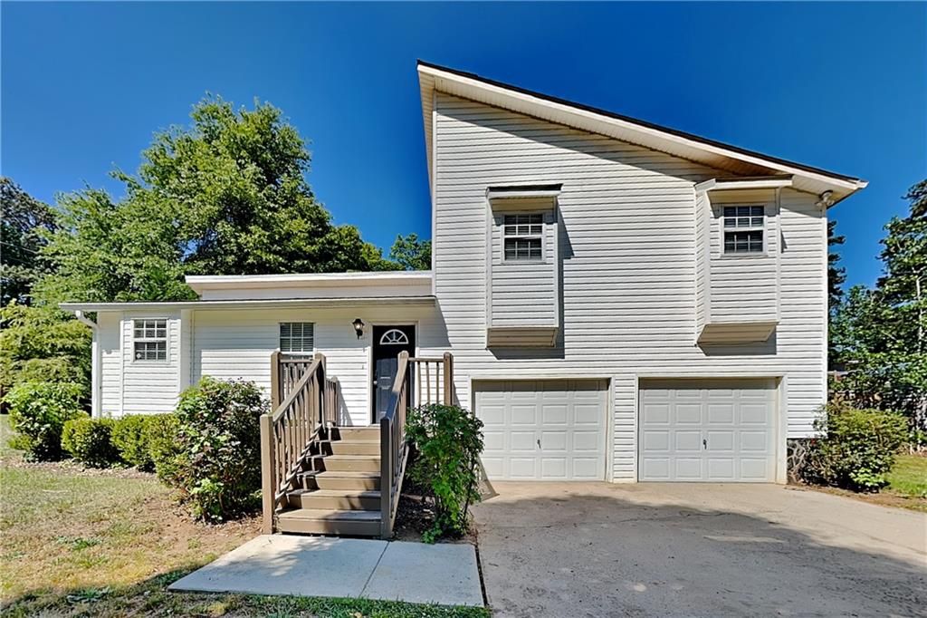 4956 W Ridge Drive, Douglasville, GA 30135