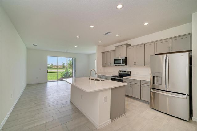 2206 WASHINGTON PALM COURT, Bradenton, FL 34212