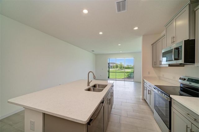2206 WASHINGTON PALM COURT, Bradenton, FL 34212