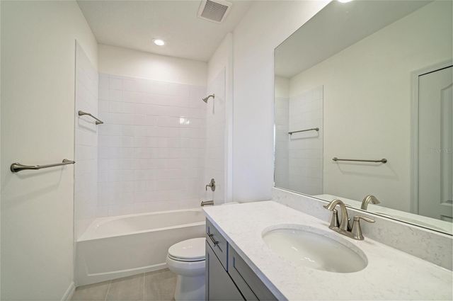 2206 WASHINGTON PALM COURT, Bradenton, FL 34212