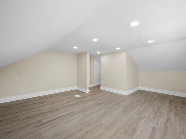 811 S 7th Avenue, Maywood, IL 60153