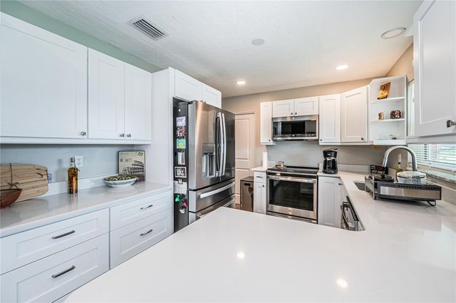 7927 11TH AVENUE S, St Petersburg, FL 33707