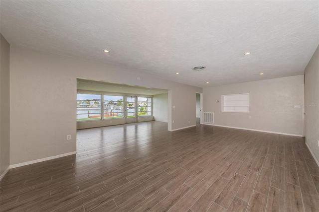 7927 11TH AVENUE S, St Petersburg, FL 33707