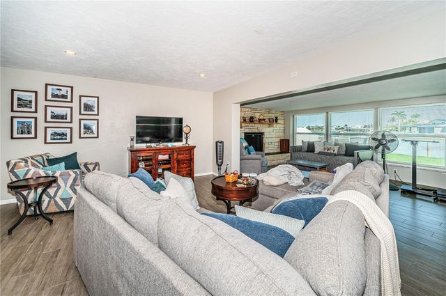 7927 11TH AVENUE S, St Petersburg, FL 33707