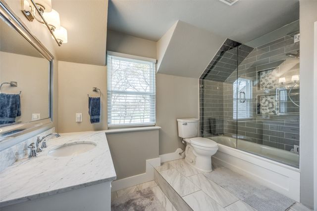 810 Kiowa Drive E, Gainesville, TX 76240