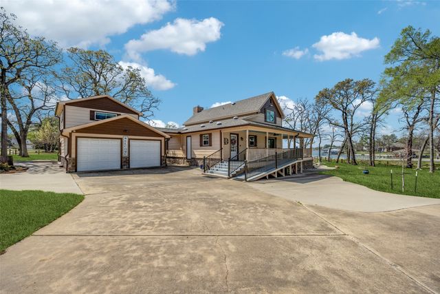 810 Kiowa Drive E, Gainesville, TX 76240