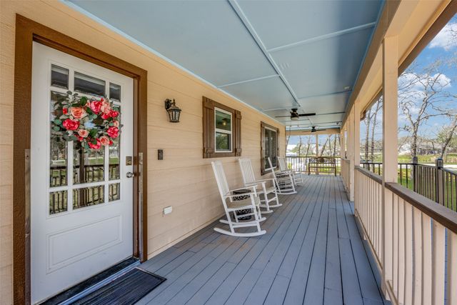 810 Kiowa Drive E, Gainesville, TX 76240