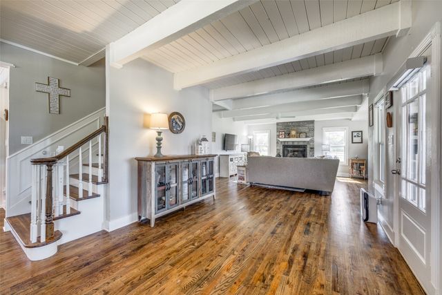 810 Kiowa Drive E, Gainesville, TX 76240