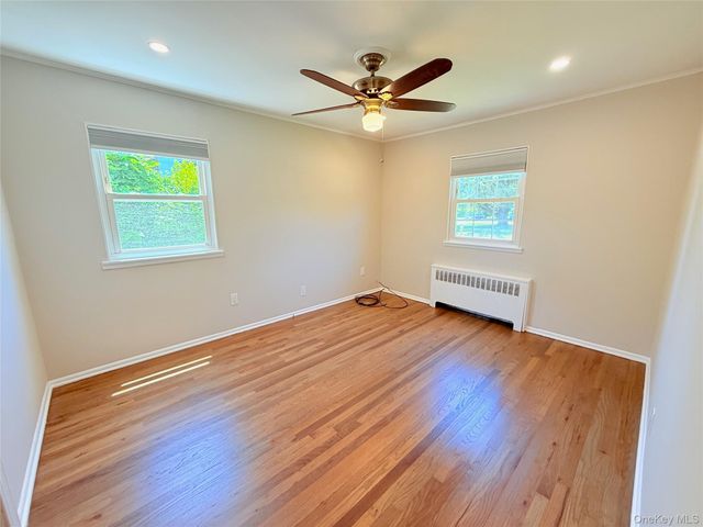8 E Gate, Plainview, NY 11803