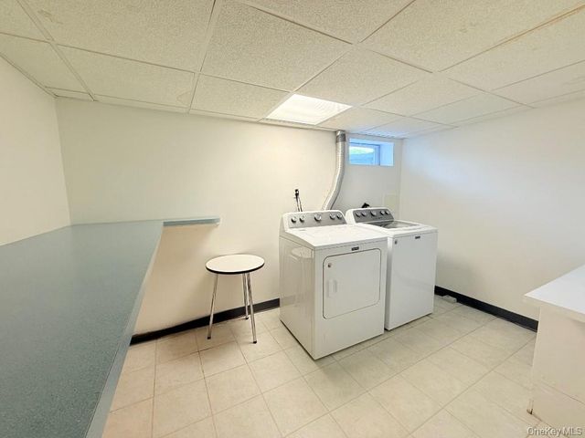 8 E Gate, Plainview, NY 11803
