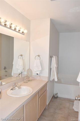 43513 Pendleton Circle, Sterling Heights, MI 48313