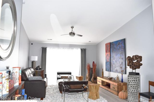 43513 Pendleton Circle, Sterling Heights, MI 48313