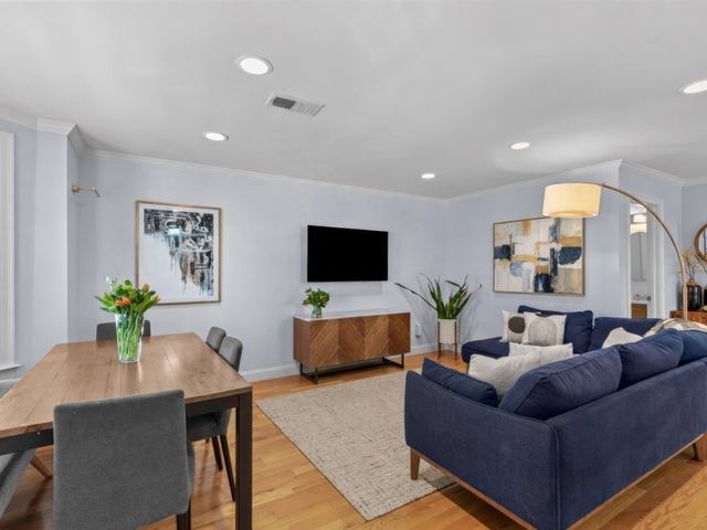 40 Catherine B, Boston, MA 02131