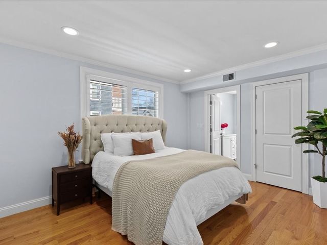 40 Catherine B, Boston, MA 02131