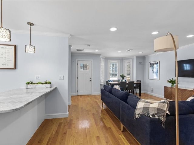 40 Catherine B, Boston, MA 02131
