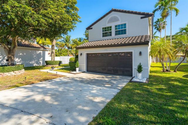 2003 NW 181st Ave, Pembroke Pines, FL 33029