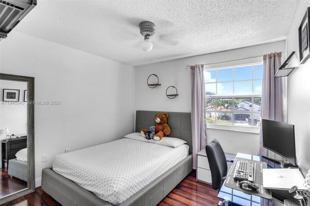 2003 NW 181st Ave, Pembroke Pines, FL 33029