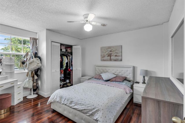 2003 NW 181st Ave, Pembroke Pines, FL 33029