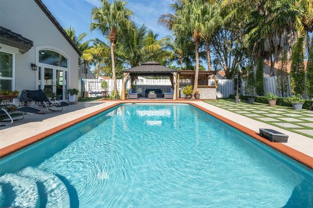 2003 NW 181st Ave, Pembroke Pines, FL 33029