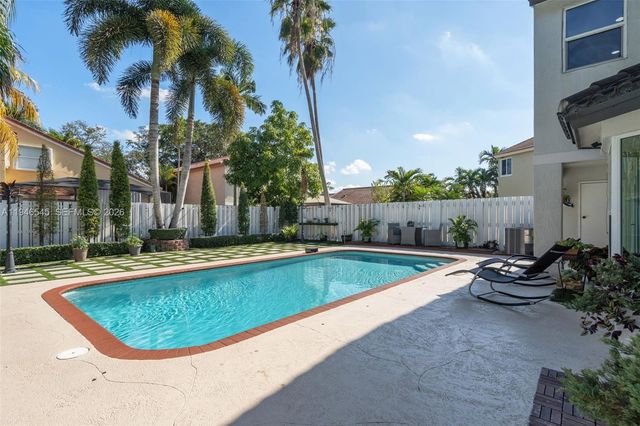 2003 NW 181st Ave, Pembroke Pines, FL 33029