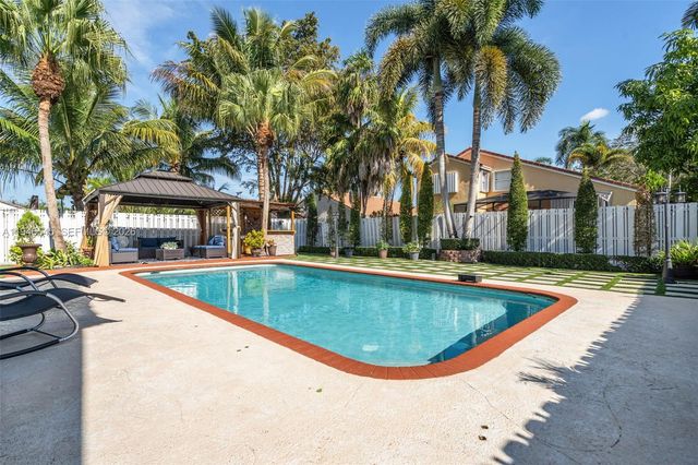 2003 NW 181st Ave, Pembroke Pines, FL 33029