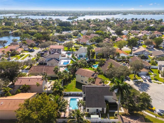 2003 NW 181st Ave, Pembroke Pines, FL 33029