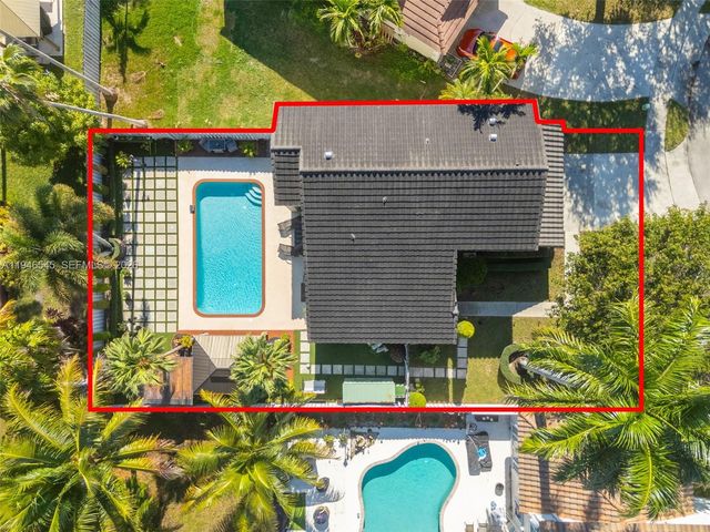 2003 NW 181st Ave, Pembroke Pines, FL 33029