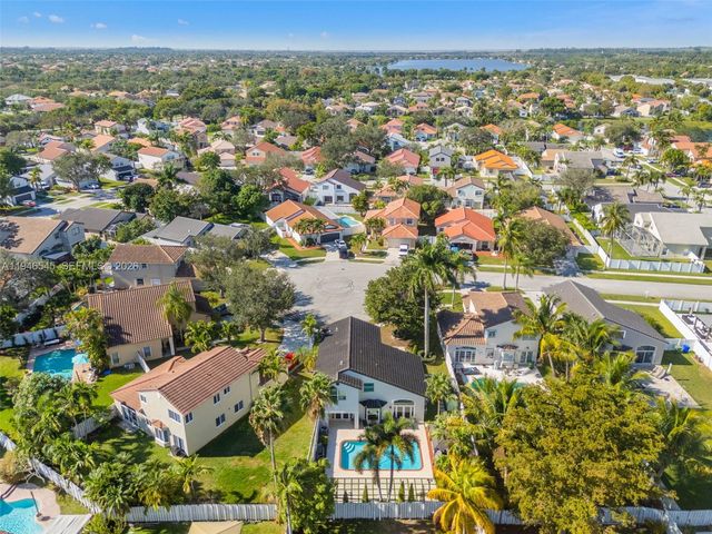 2003 NW 181st Ave, Pembroke Pines, FL 33029