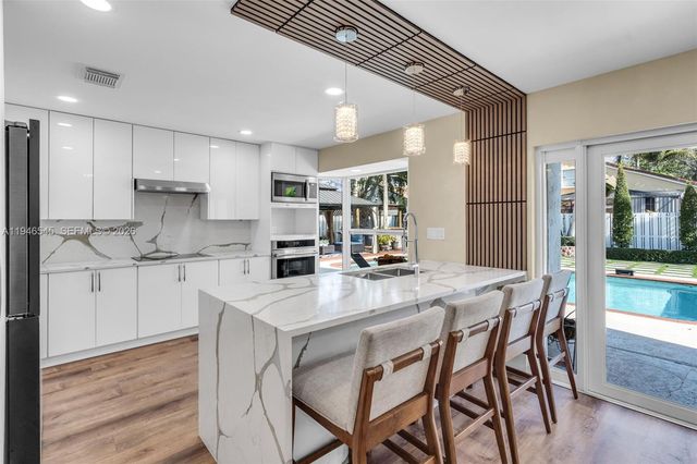 2003 NW 181st Ave, Pembroke Pines, FL 33029