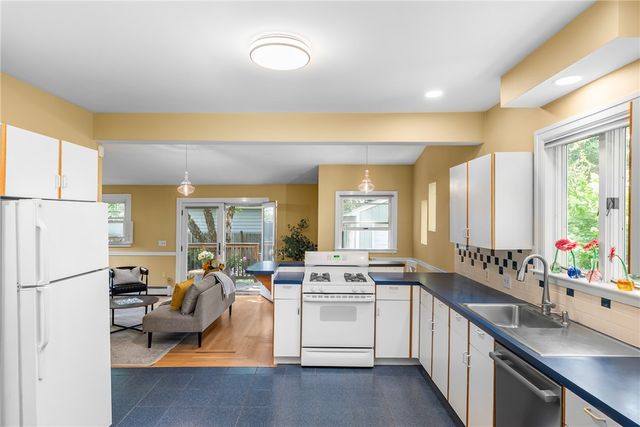 280 Cole Avenue, Providence, RI 02906