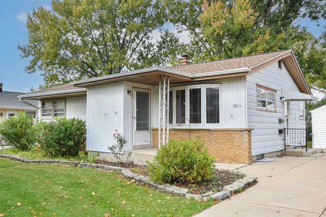 9810 W Manitoba STREET, West Allis, WI 53227