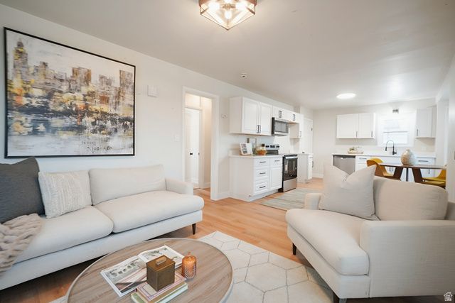 5368 S 2200 W, Roy, UT 84067