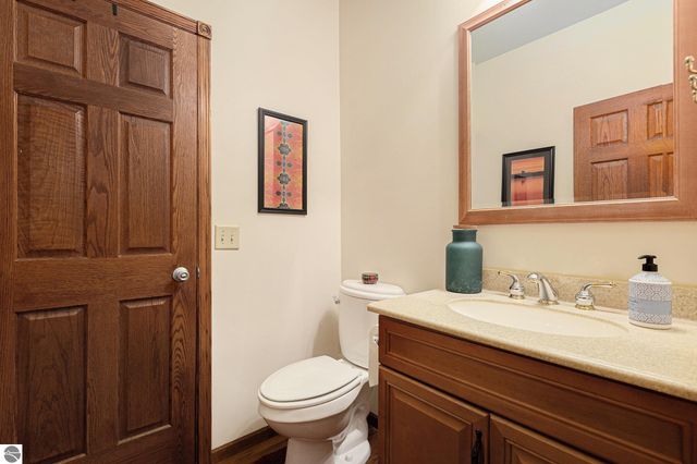 859 Pine Grove, Traverse City, MI 49686