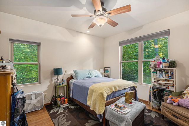 859 Pine Grove, Traverse City, MI 49686