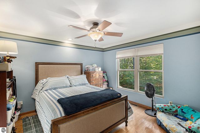 859 Pine Grove, Traverse City, MI 49686