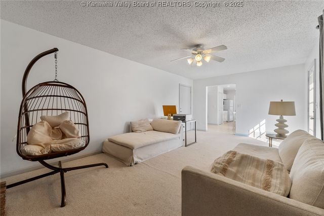 10 Windsong Way, Nitro, WV 25143