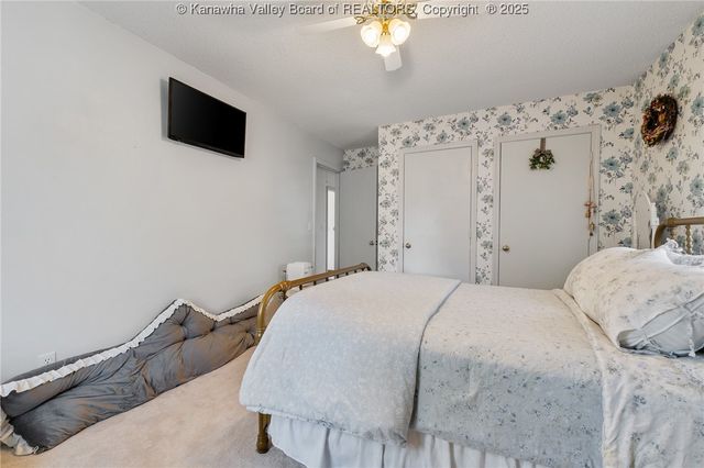 10 Windsong Way, Nitro, WV 25143